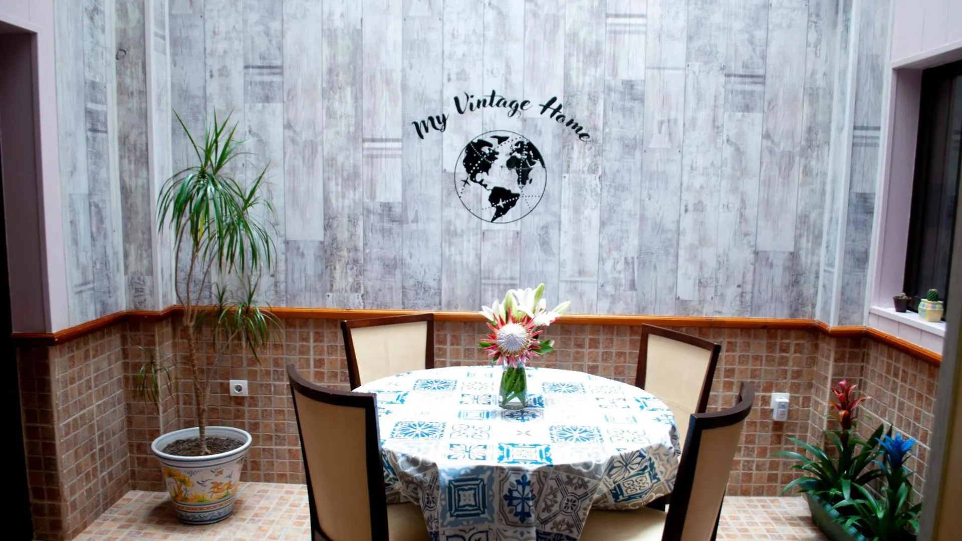 Homestay Room In My Vintage Home Las Palmas de Gran Canaria
